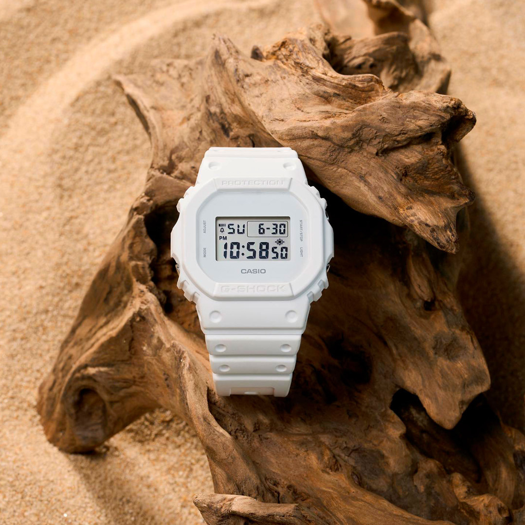 Casio DW-5600WW-7E Casio DW-5600WW-7E