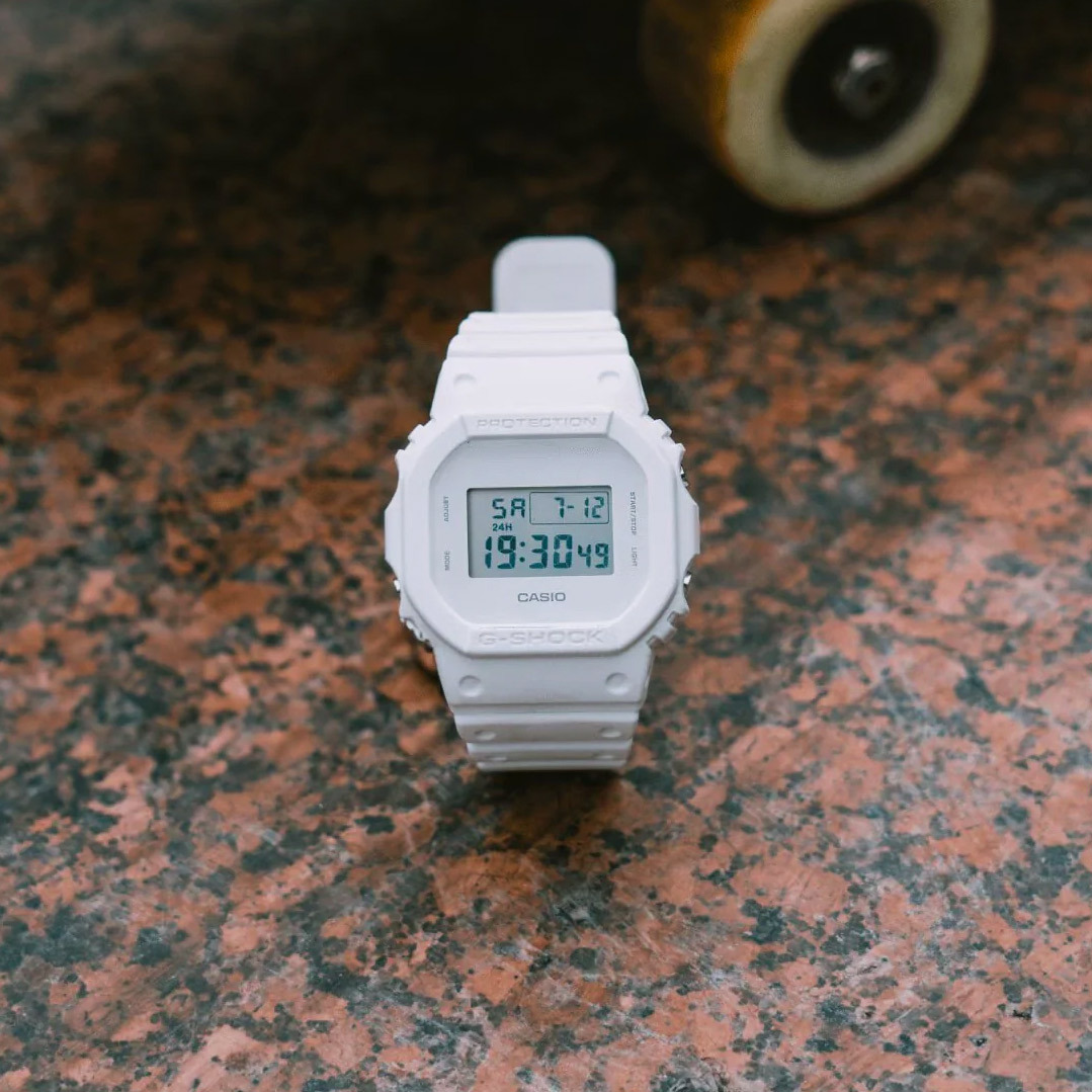 Casio DW-5600WW-7E Casio DW-5600WW-7E