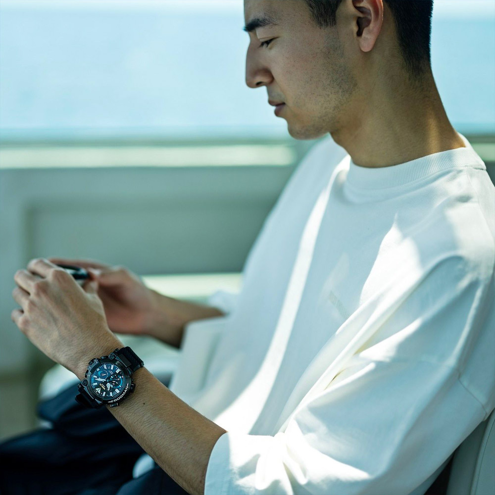 Casio MRG-BF1000R-1A Casio MRG-BF1000R-1A