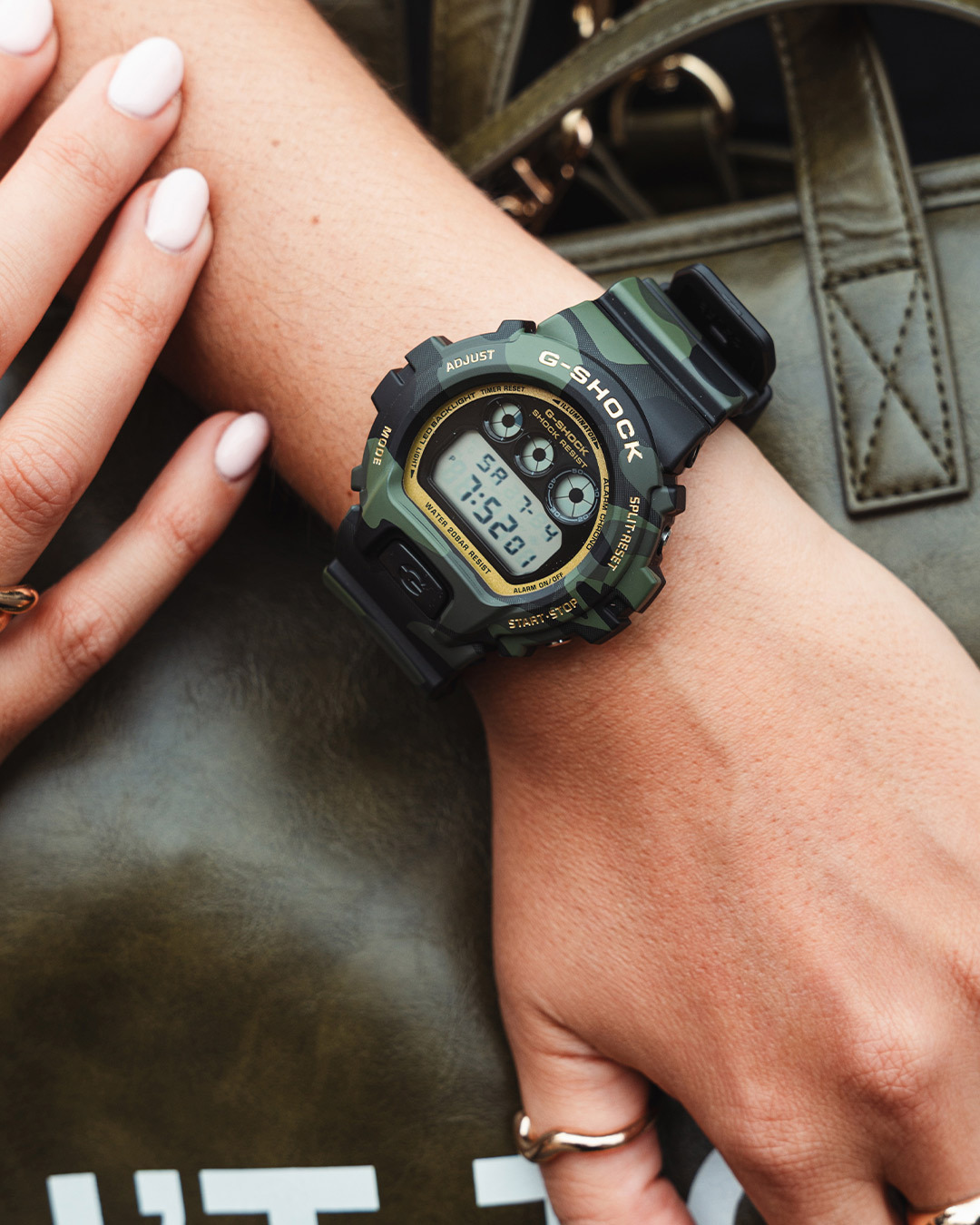Casio DW-6900CMG-3E Casio DW-6900CMG-3E