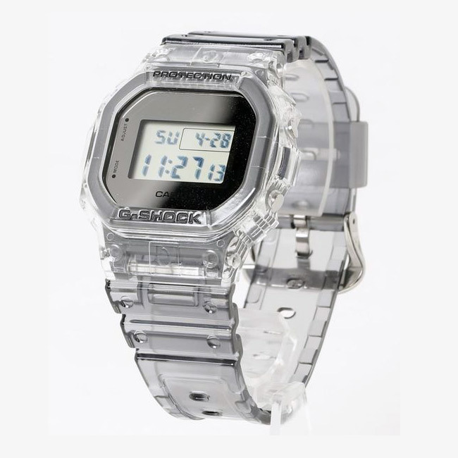 Casio DW-5600SK-1ER Casio DW-5600SK-1ER