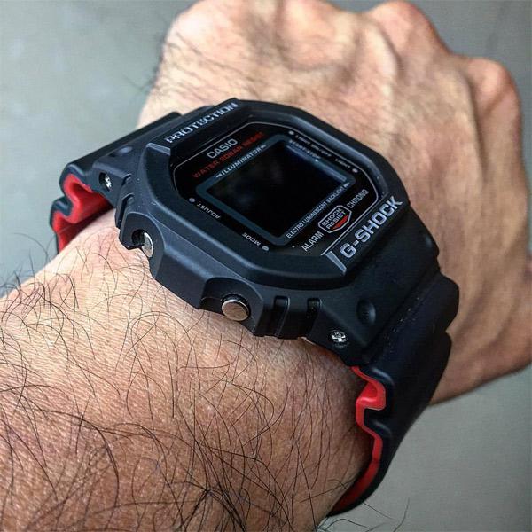 Casio DW-5600HR-1ER Casio DW-5600HR-1ER